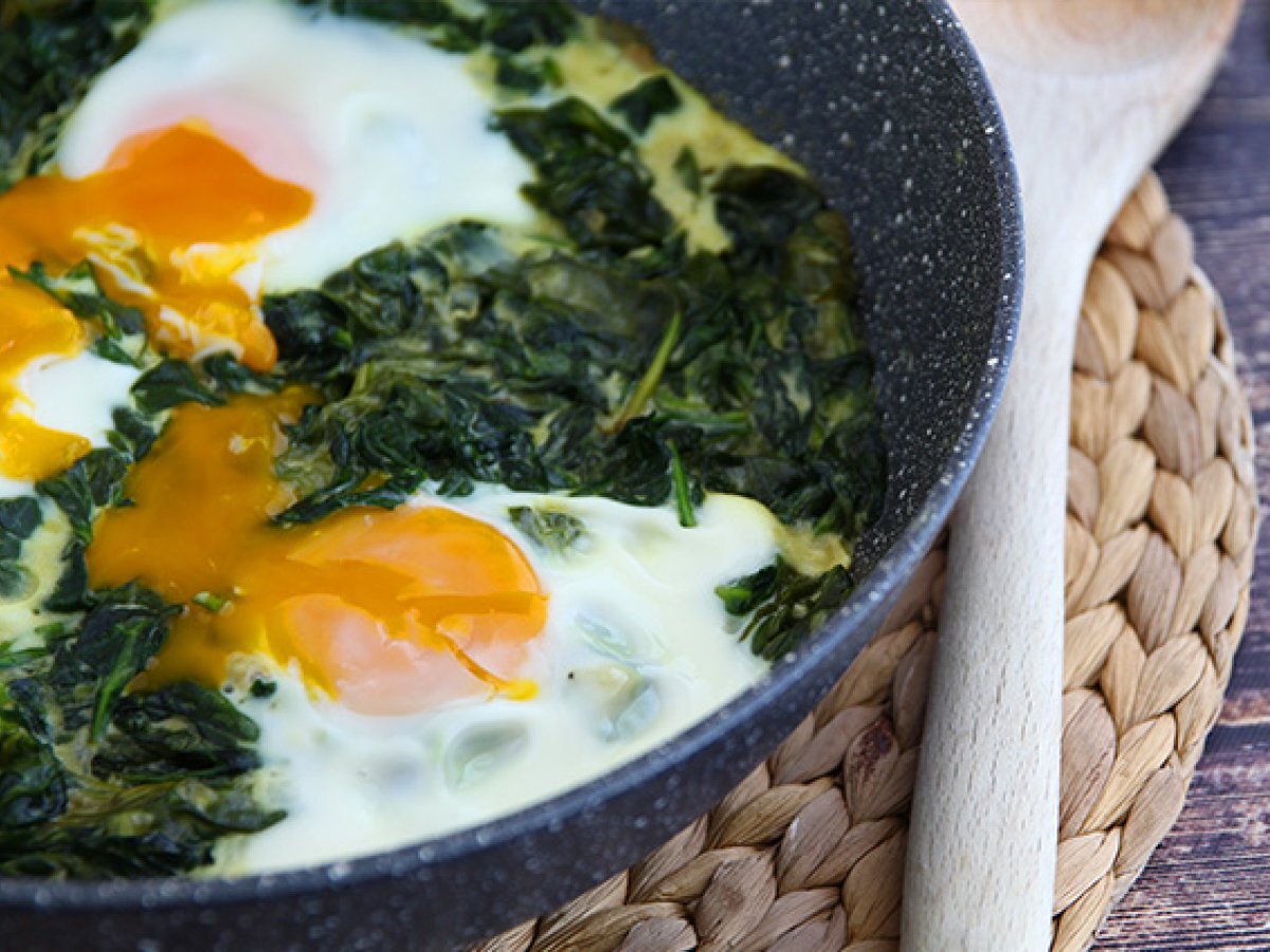 Creamed spinach with eggs - photo 3