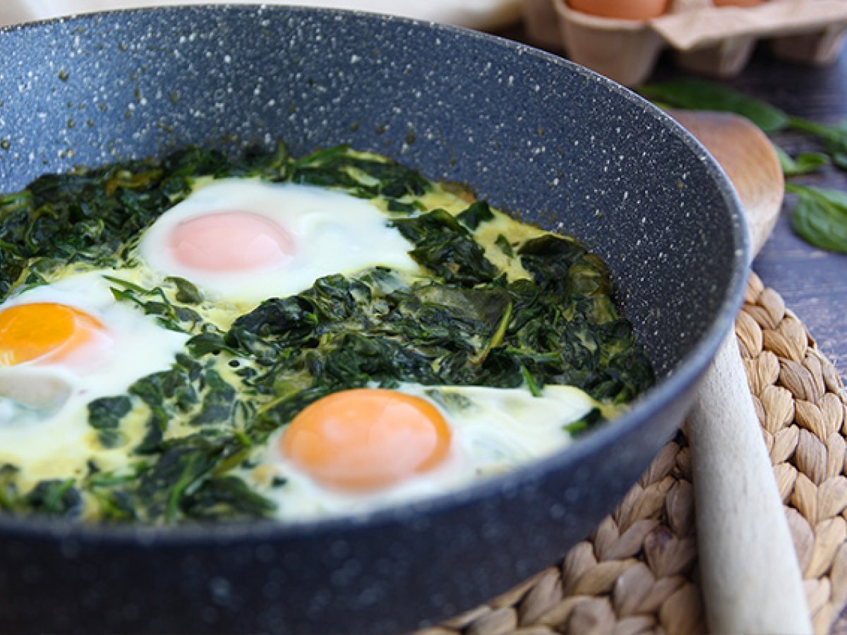 Creamed spinach with eggs - photo 4