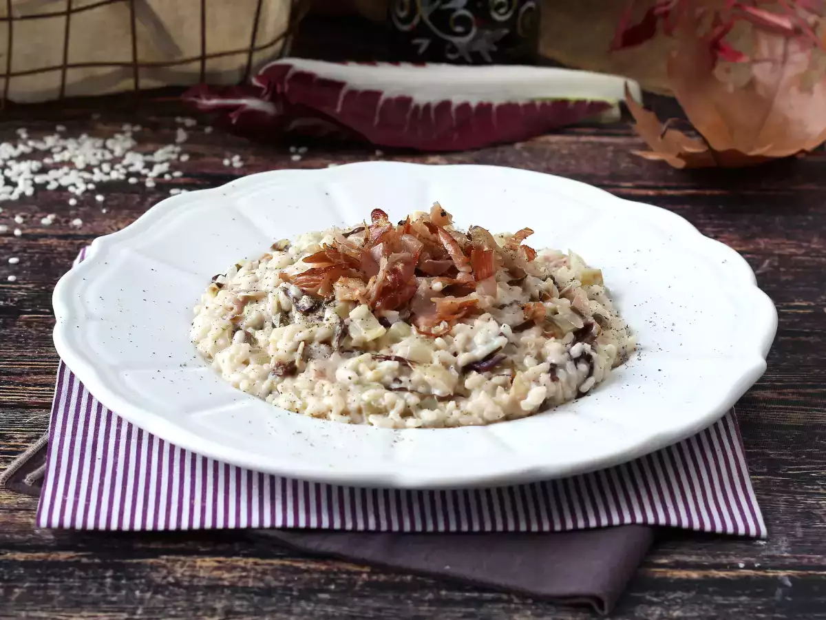 Creamy and flavorful radicchio, speck and cream cheese risotto - photo 4