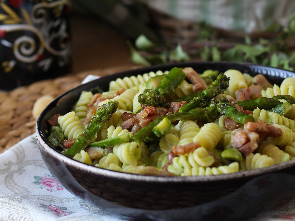 Creamy asparagus and bacon pasta: easy and tasty recipe - photo 3