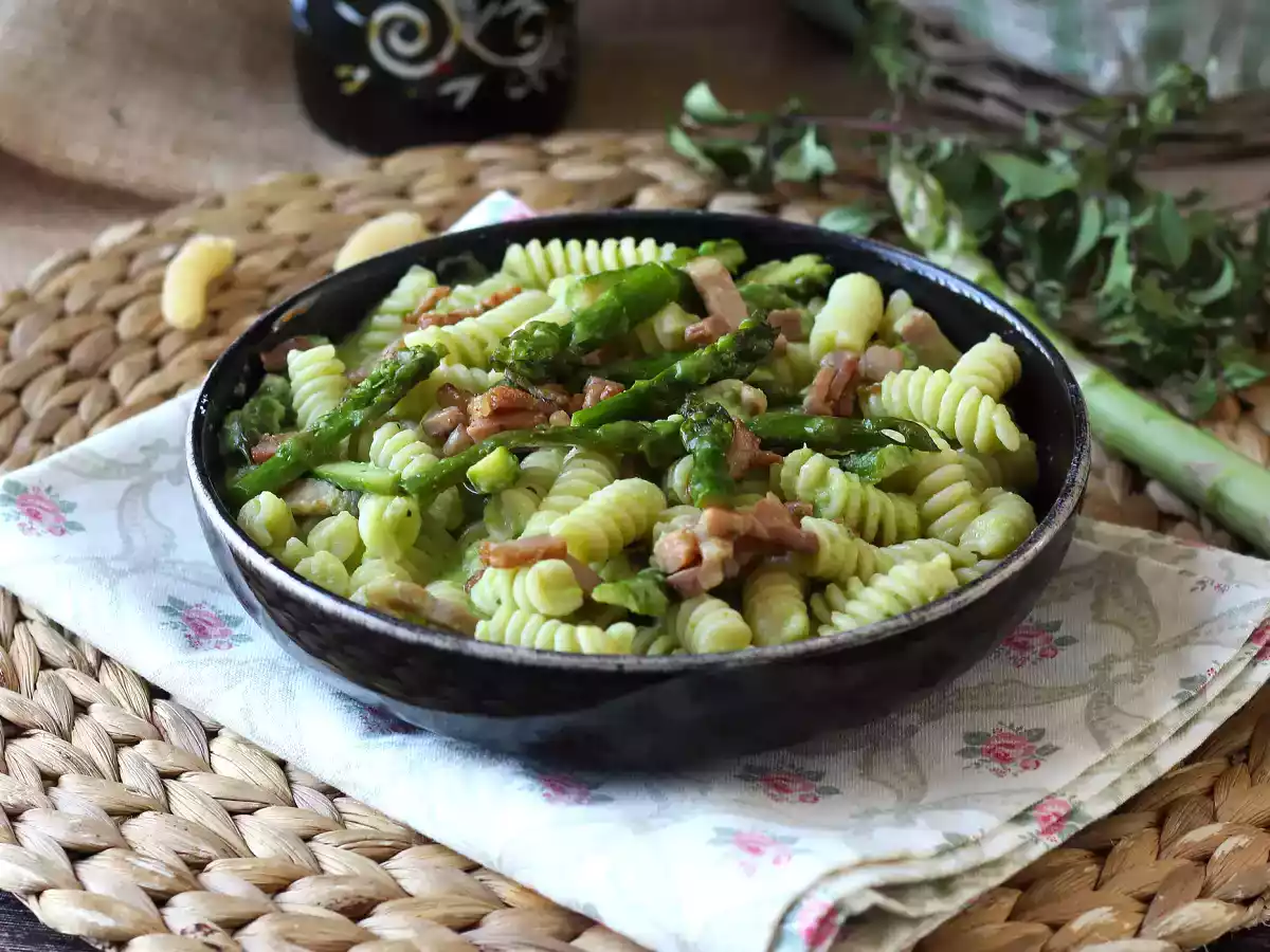 Creamy asparagus and bacon pasta: easy and tasty recipe - photo 4