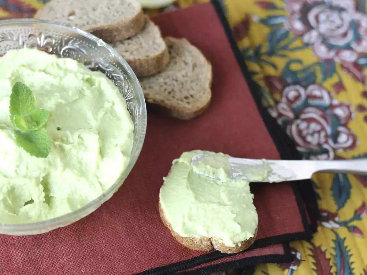 Creamy avocado mayonnaise with hard-boiled egg - no raw egg - photo 2