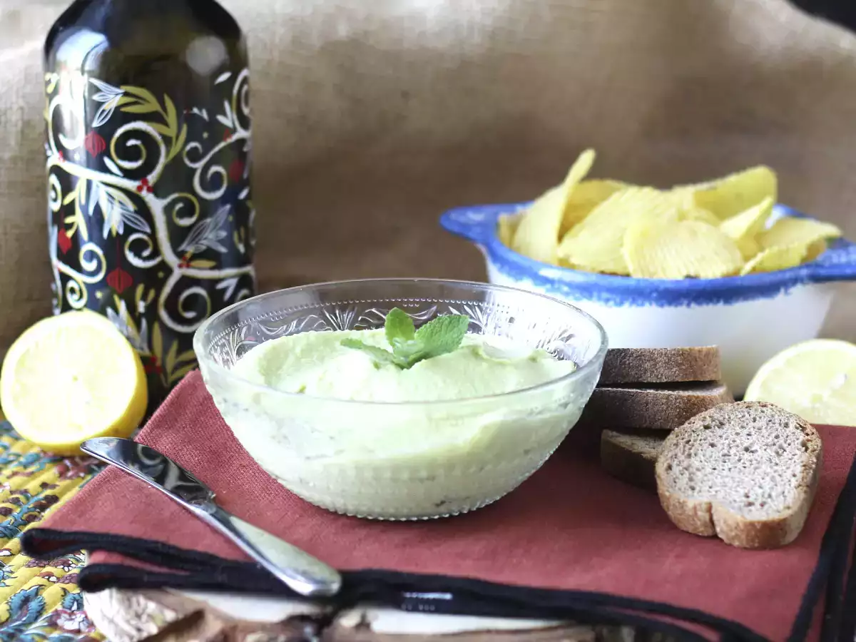 Creamy avocado mayonnaise with hard-boiled egg - no raw egg - photo 3
