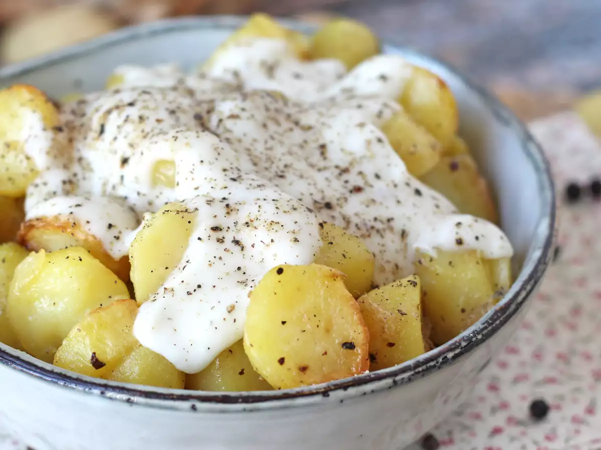 Creamy baked cacio e pepe potatoes: the easy side dish that drives everyone crazy! - photo 3