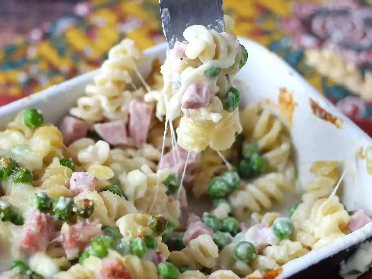 Creamy baked pasta with peas and ham au gratin - photo 5