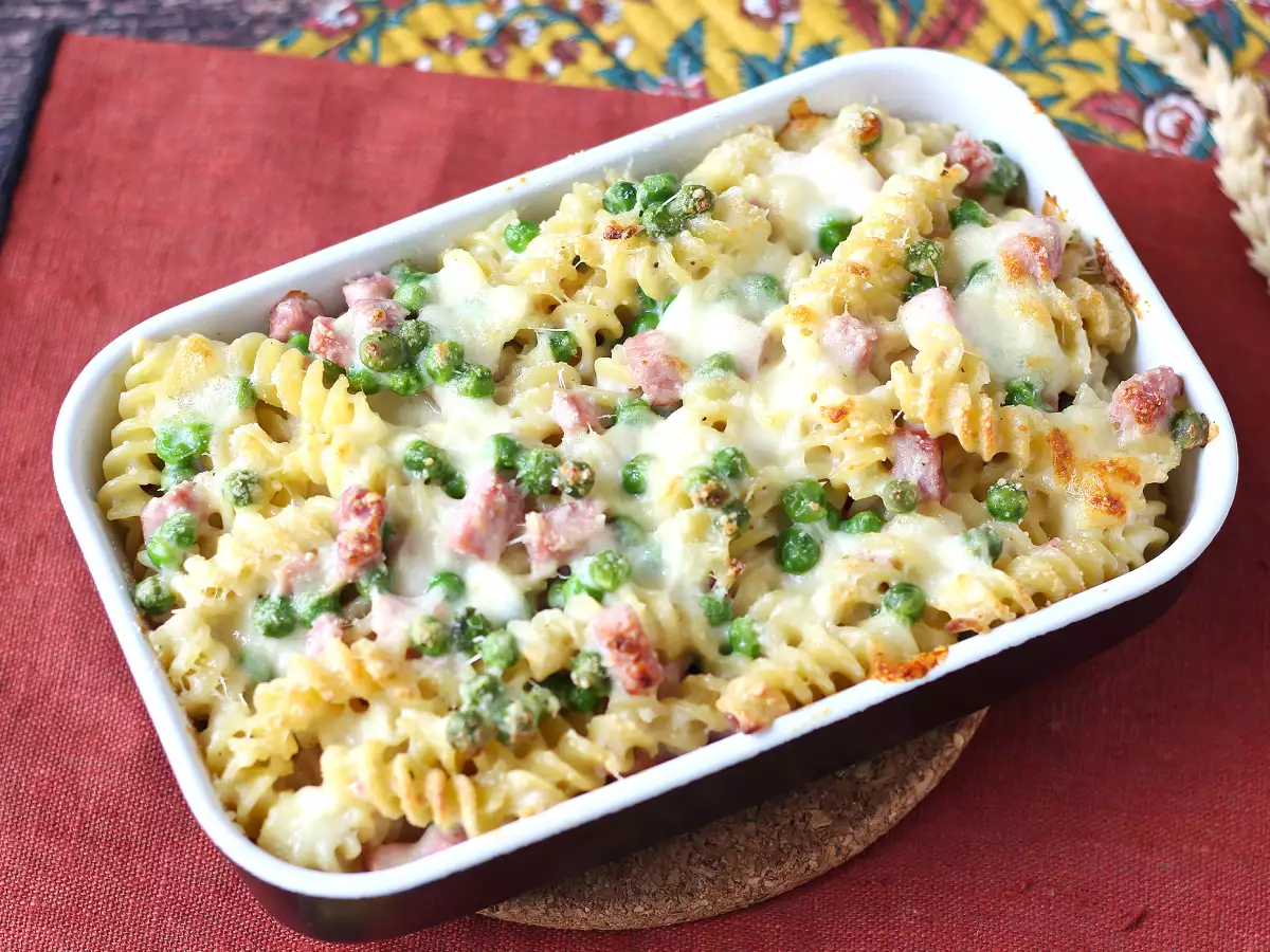 Creamy baked pasta with peas and ham au gratin - photo 6