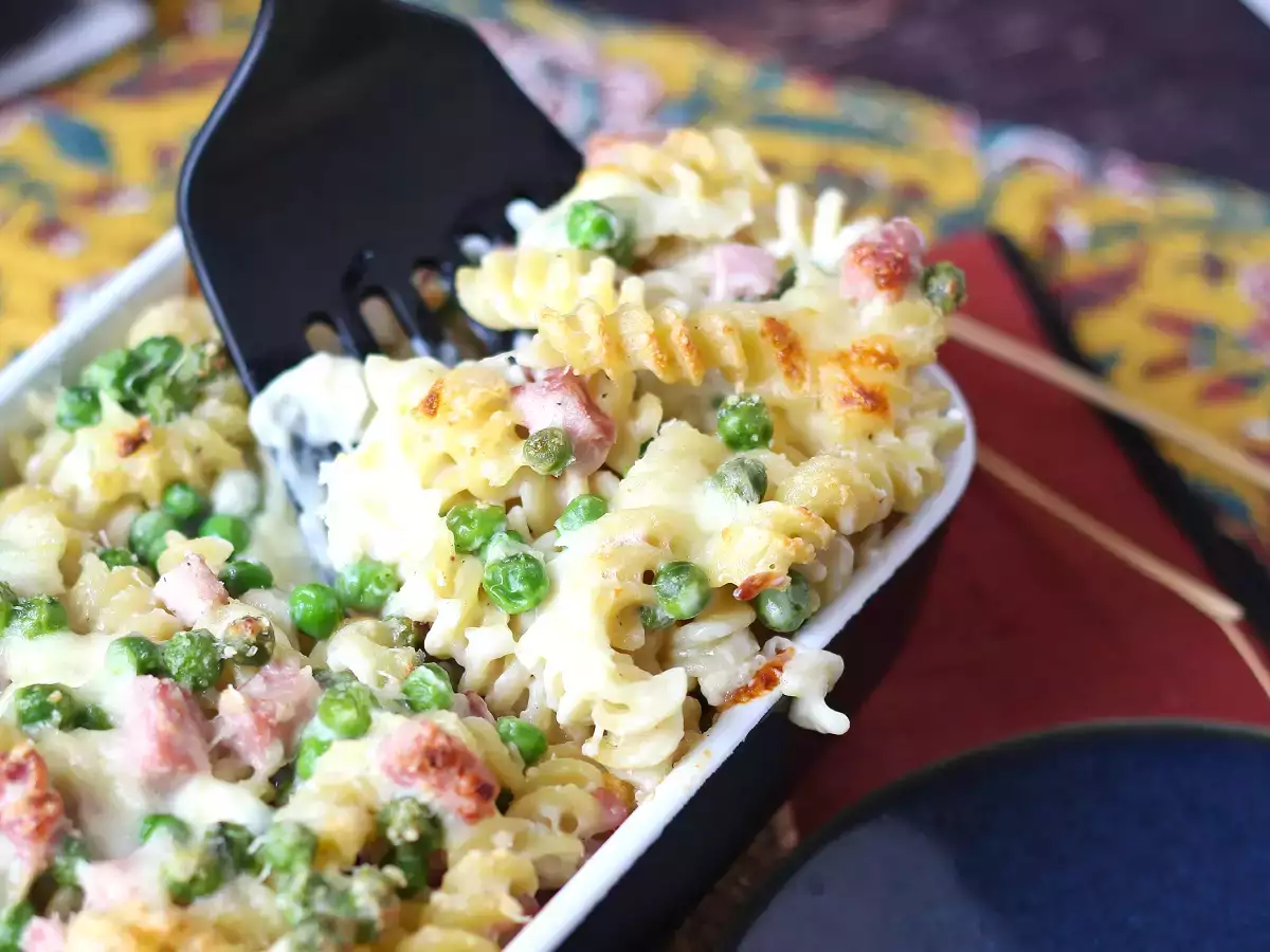 Creamy baked pasta with peas and ham au gratin - photo 7