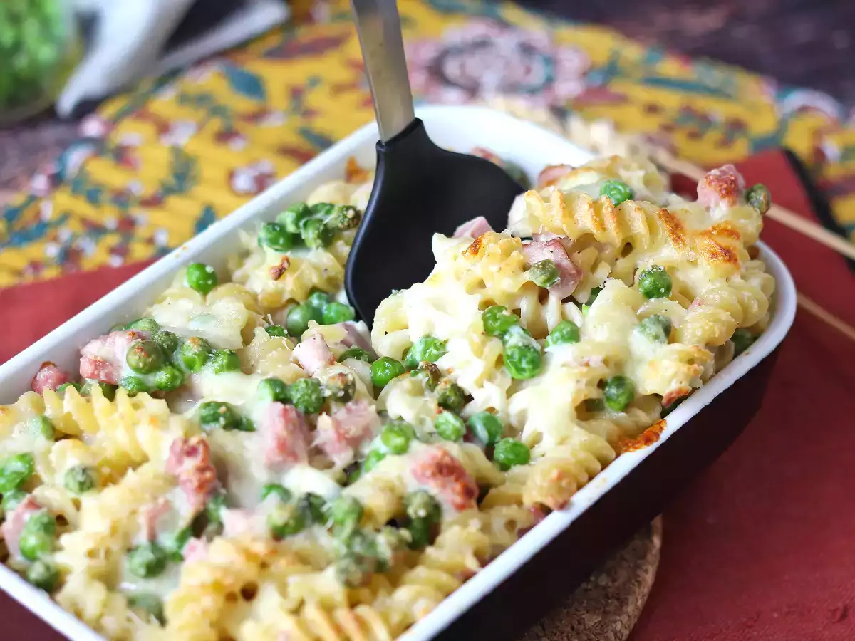 Creamy baked pasta with peas and ham au gratin - photo 8