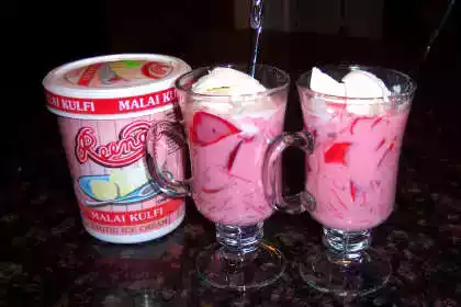 Creamy falooda ice cream sundae recipe - tasty dessert