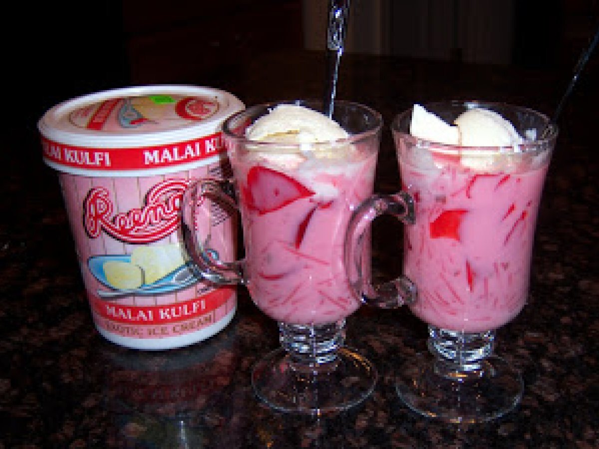 CREAMY FALOODA MILK SHAKE