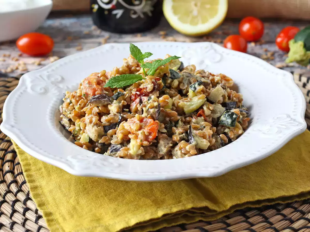 Creamy farro salad with zucchini, eggplant and cherry tomatoes - photo 2