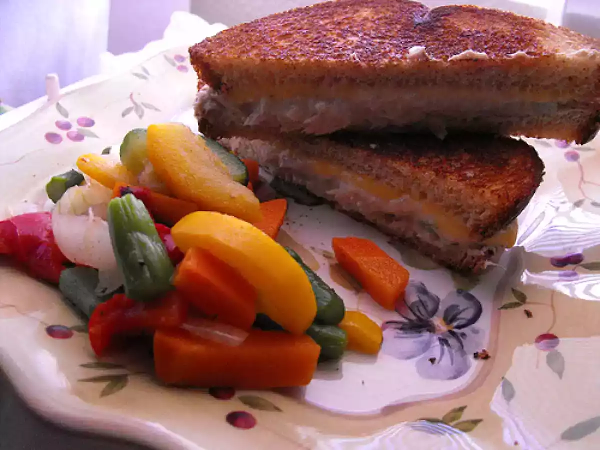 Creamy Homestyle Tuna Melts