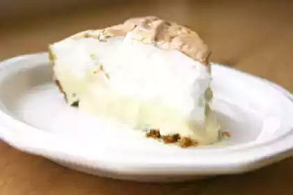 Creamy lemon meringue pie recipe: a classic dessert guide