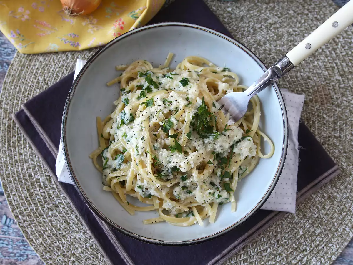 Creamy onion pasta: a delicious and super affordable dish! - photo 2