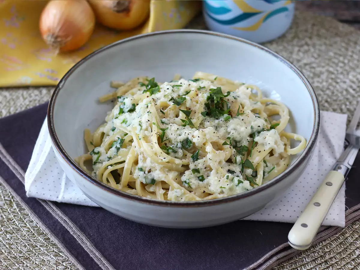 Creamy onion pasta: a delicious and super affordable dish! - photo 5