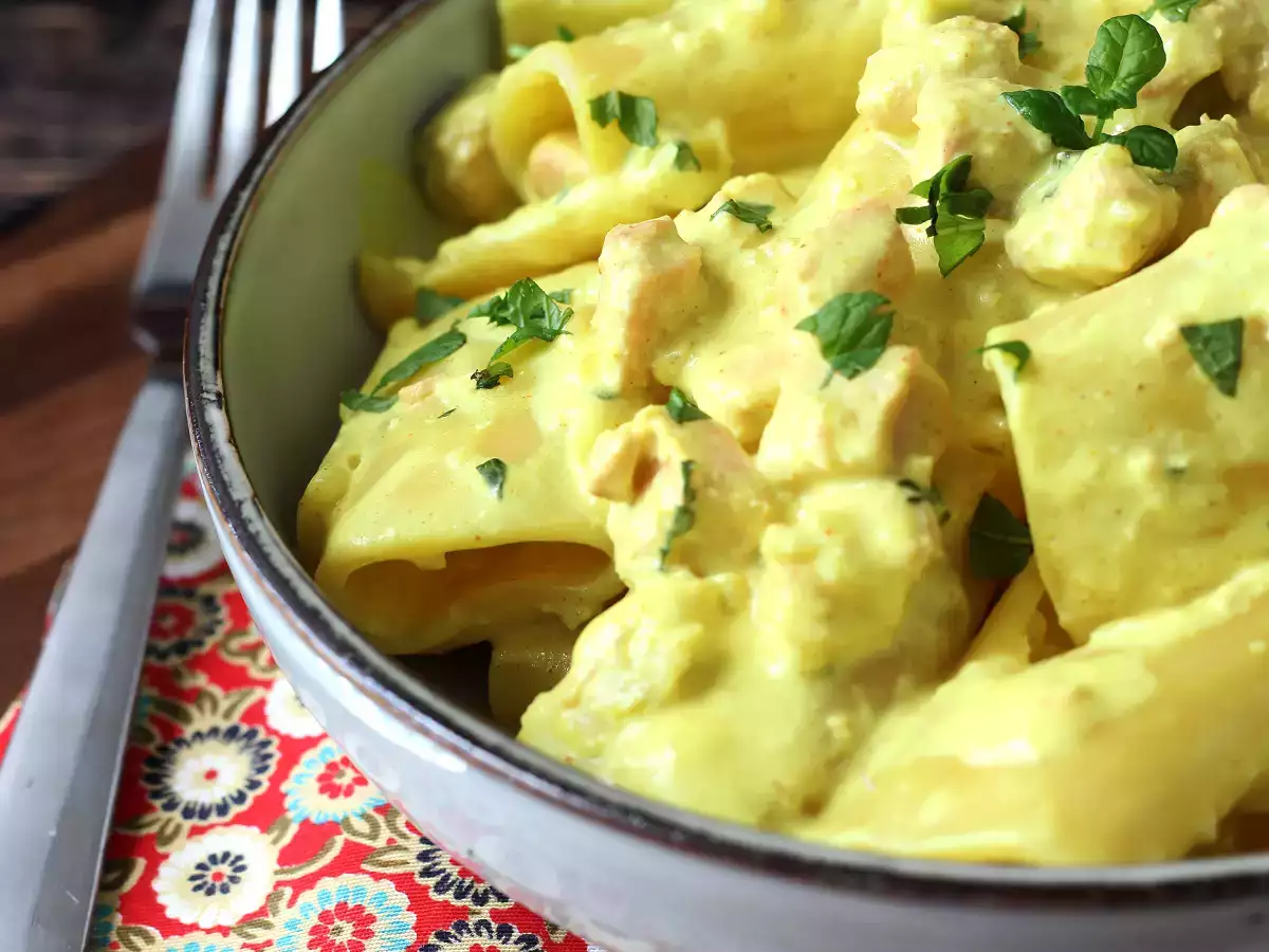 Creamy Paccheri pasta with salmon, mint, and saffron - photo 3