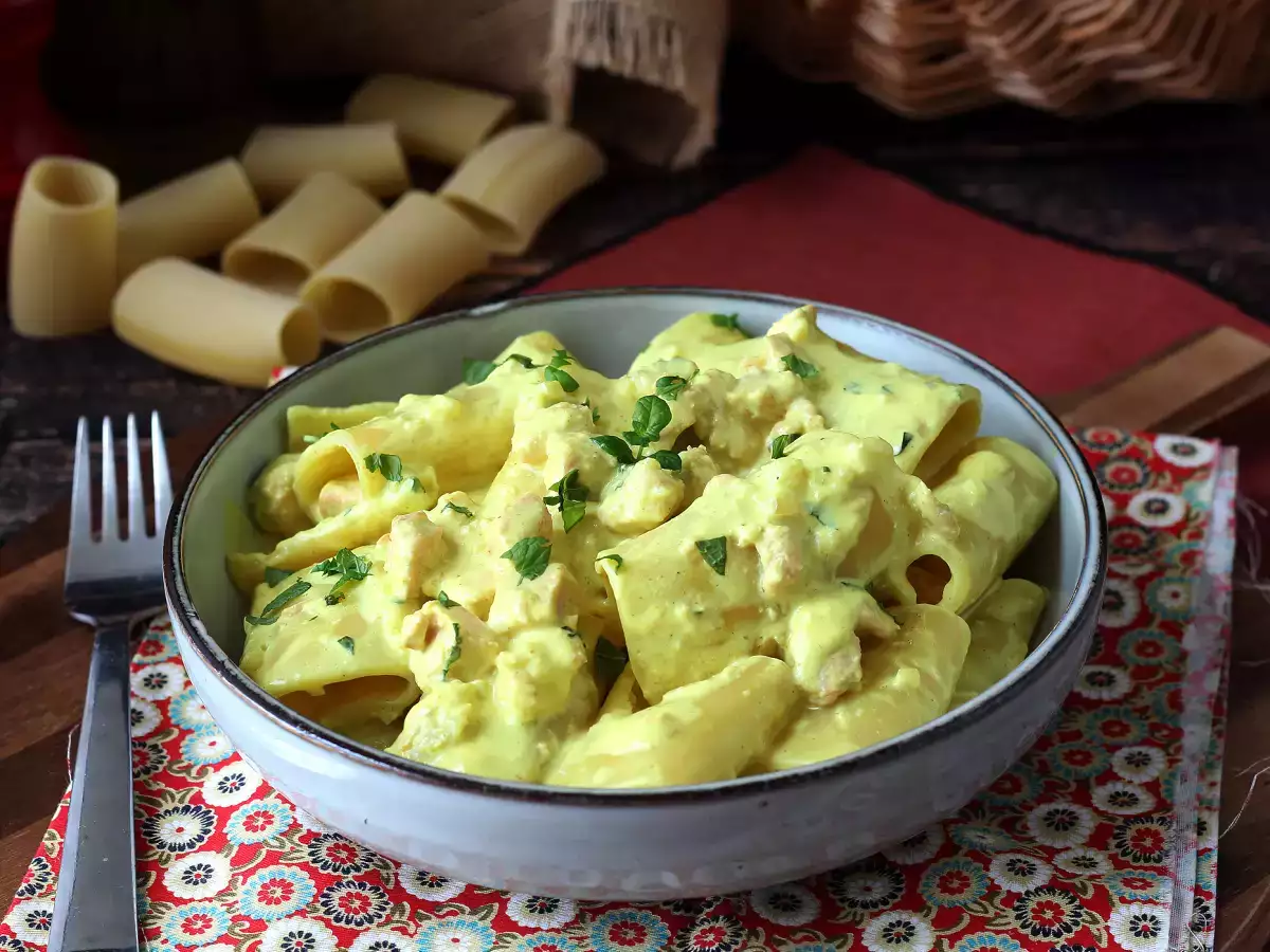 Creamy Paccheri pasta with salmon, mint, and saffron - photo 4