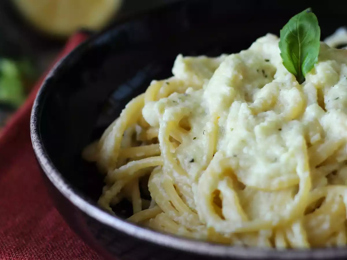 Creamy pasta with zucchini and greek yogurt - photo 5