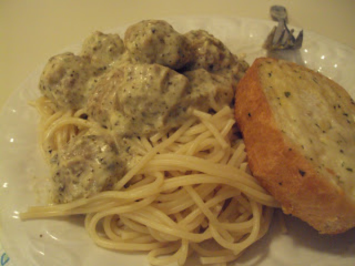 Creamy Pesto Meatballs