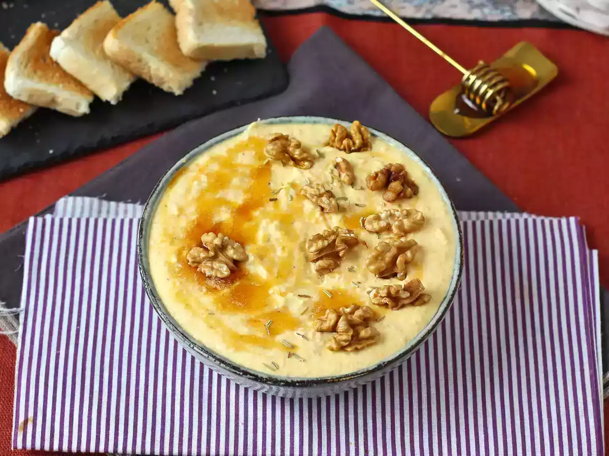 Creamy pumpkin and feta dip with a touch of honey - photo 3