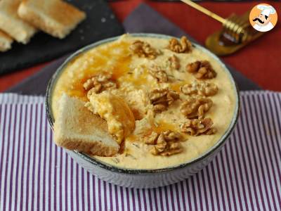 Creamy pumpkin and feta dip with a touch of honey