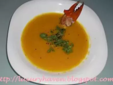 Creamy Pumpkin Soup with Crab Claw