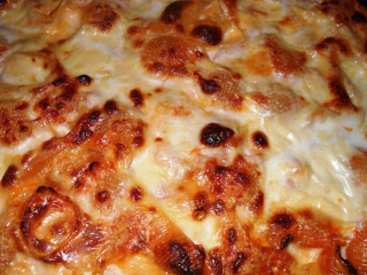 Creamy Tuna and Tomato Pasta Bake or Pasta Con Tonno Al Forno - photo 3