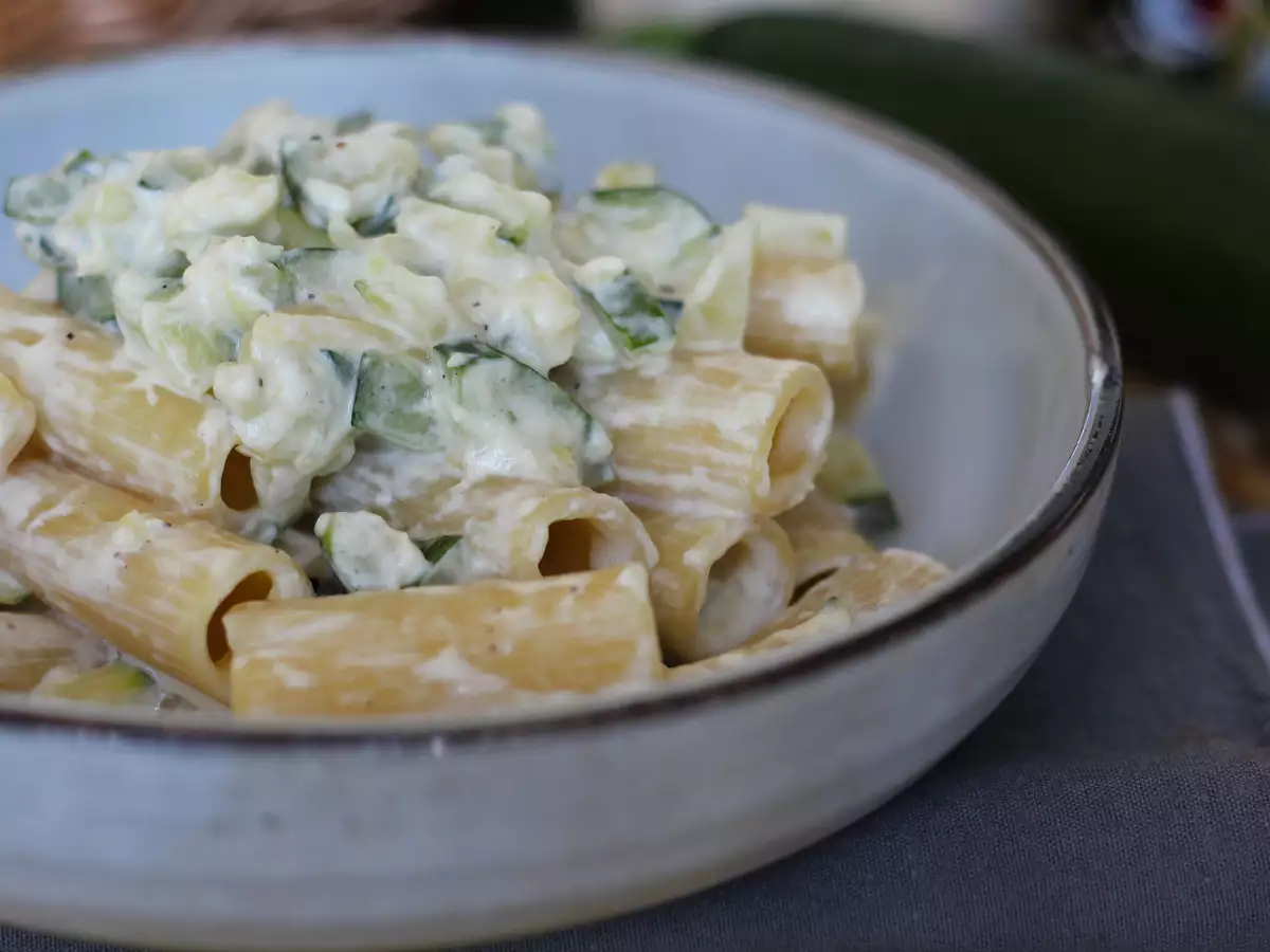 Creamy zucchini pasta, a tasty recipe that's quick and easy to prepare