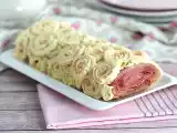 Crepe yule log with raspberry and white chocolate, photo 1