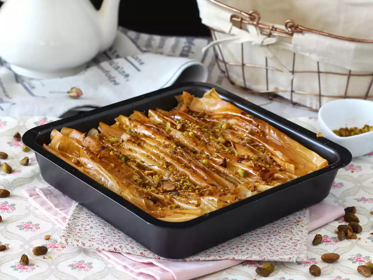 Crinkle cake, the super crispy and easy to make cake - easy turkish laz borek