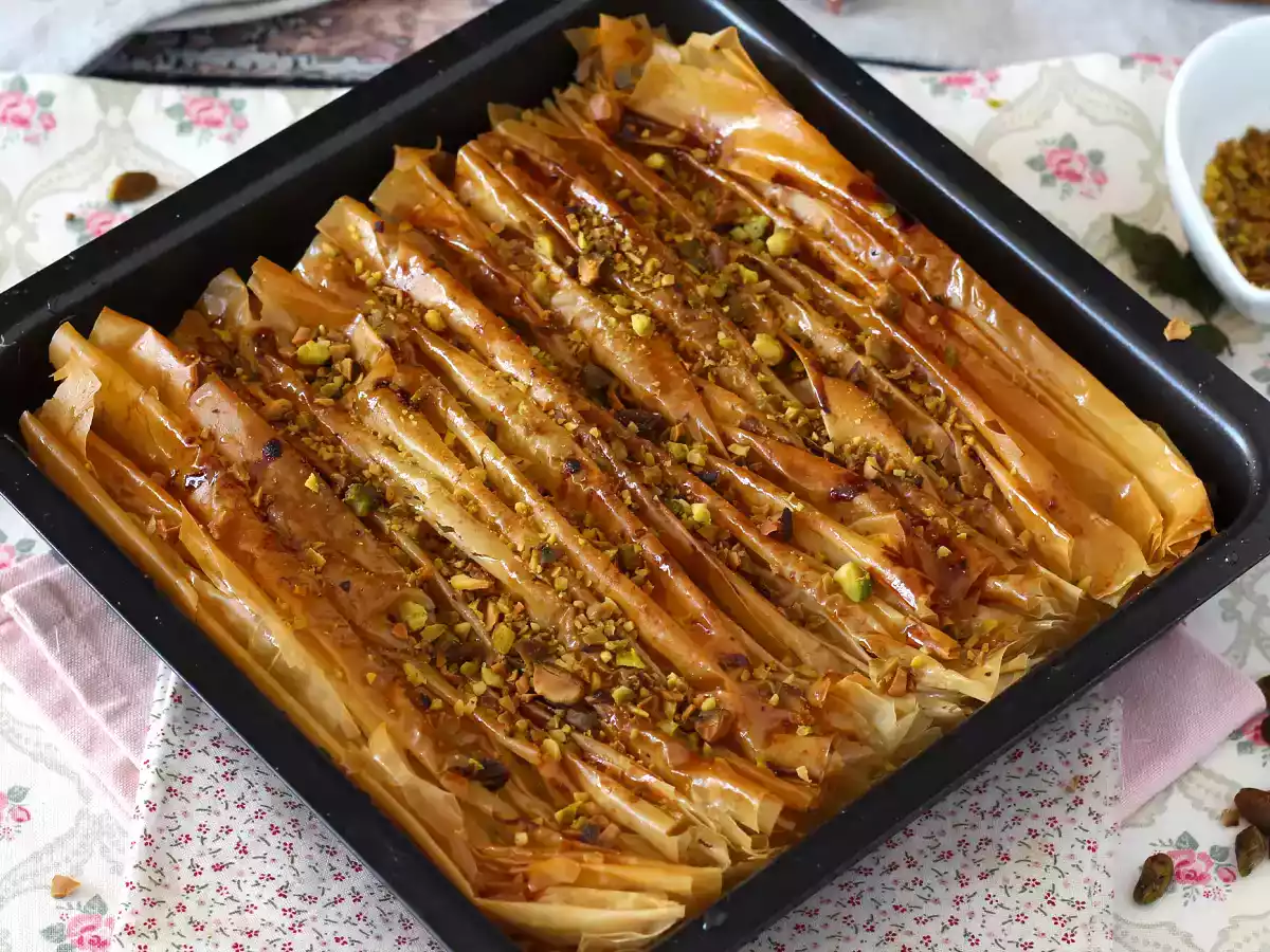Crinkle cake, the super crispy and easy to make cake - easy turkish laz borek - photo 5