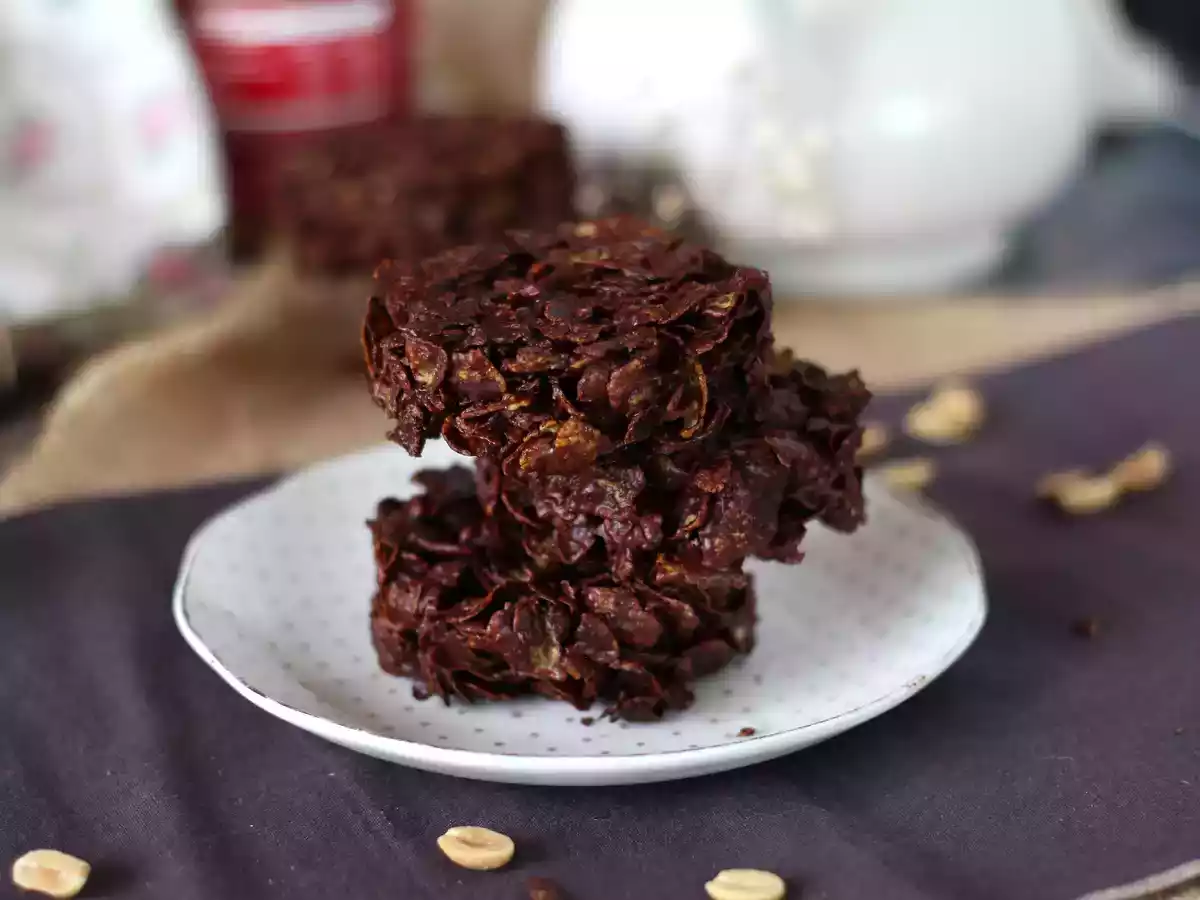 Crispy chocolate peanut sand roses