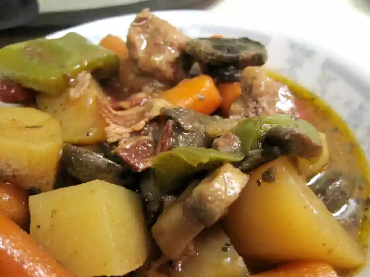 Crock-pot beef bourguinon - photo 2