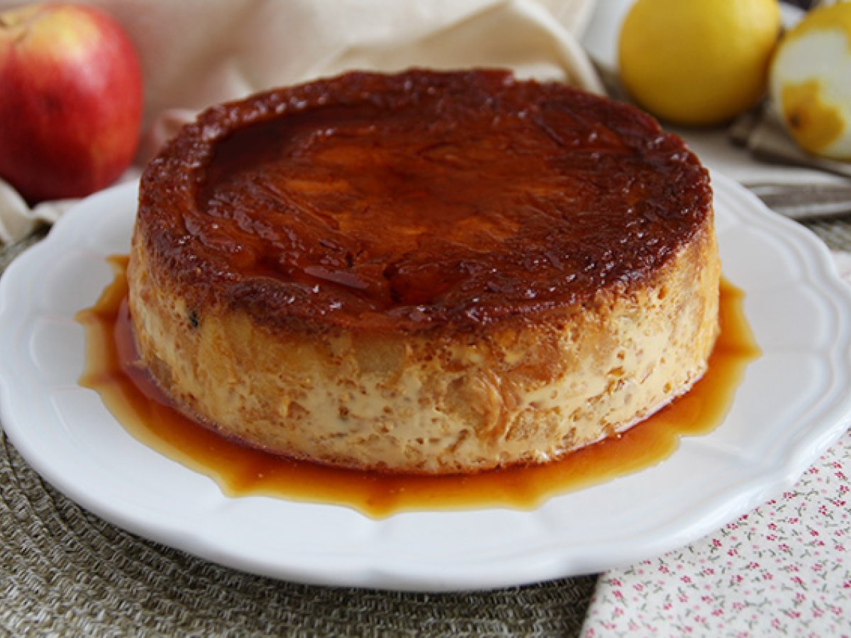 Croissant pudding with apple and caramel