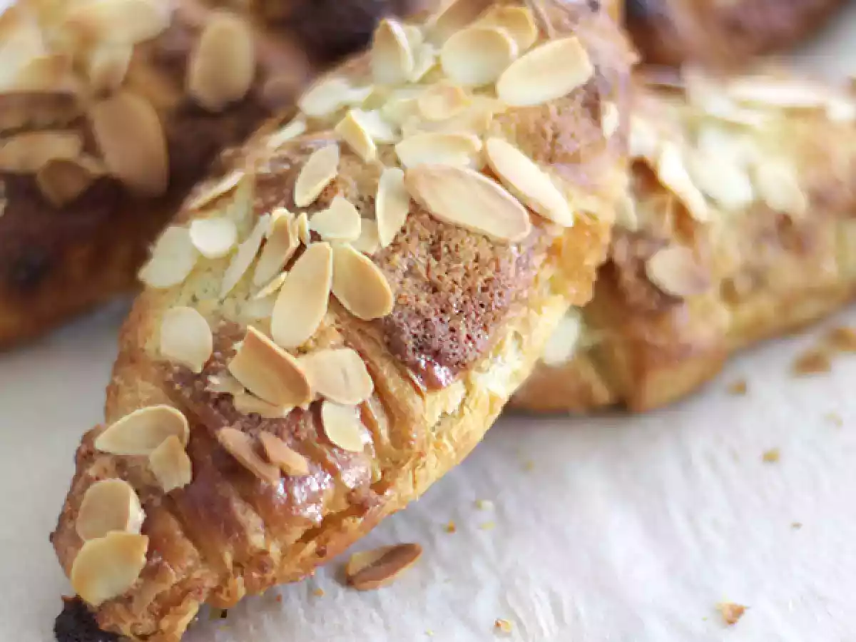Croissants with almonds - video recipe ! - photo 3