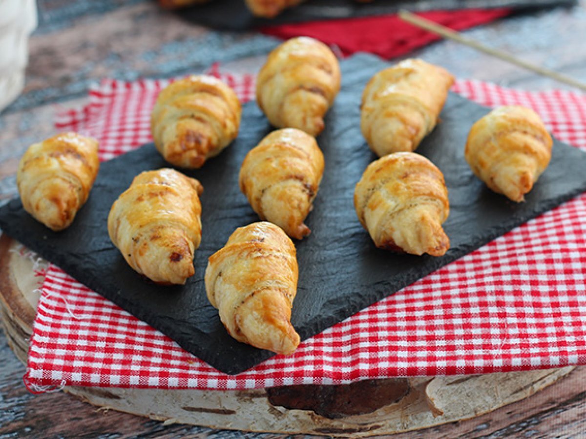 Croissants with ham and cheese - photo 4