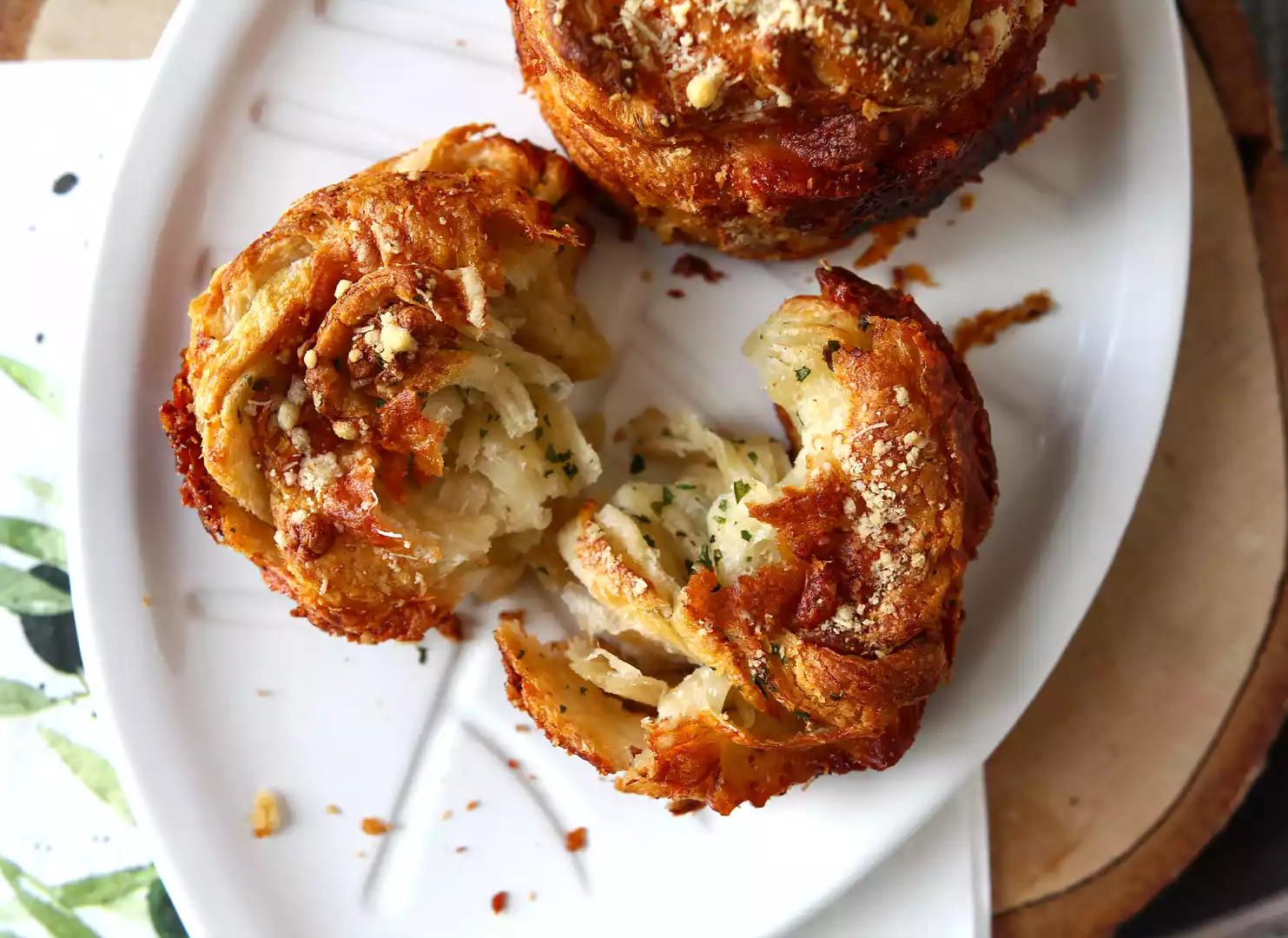 Parmesan mozzarella cruffins recipe: croissant muffin fusion