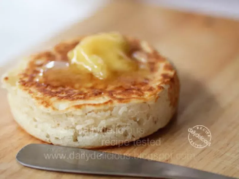 Crumpets with Honey butter: Say Good morning! with English style bread, photo 1