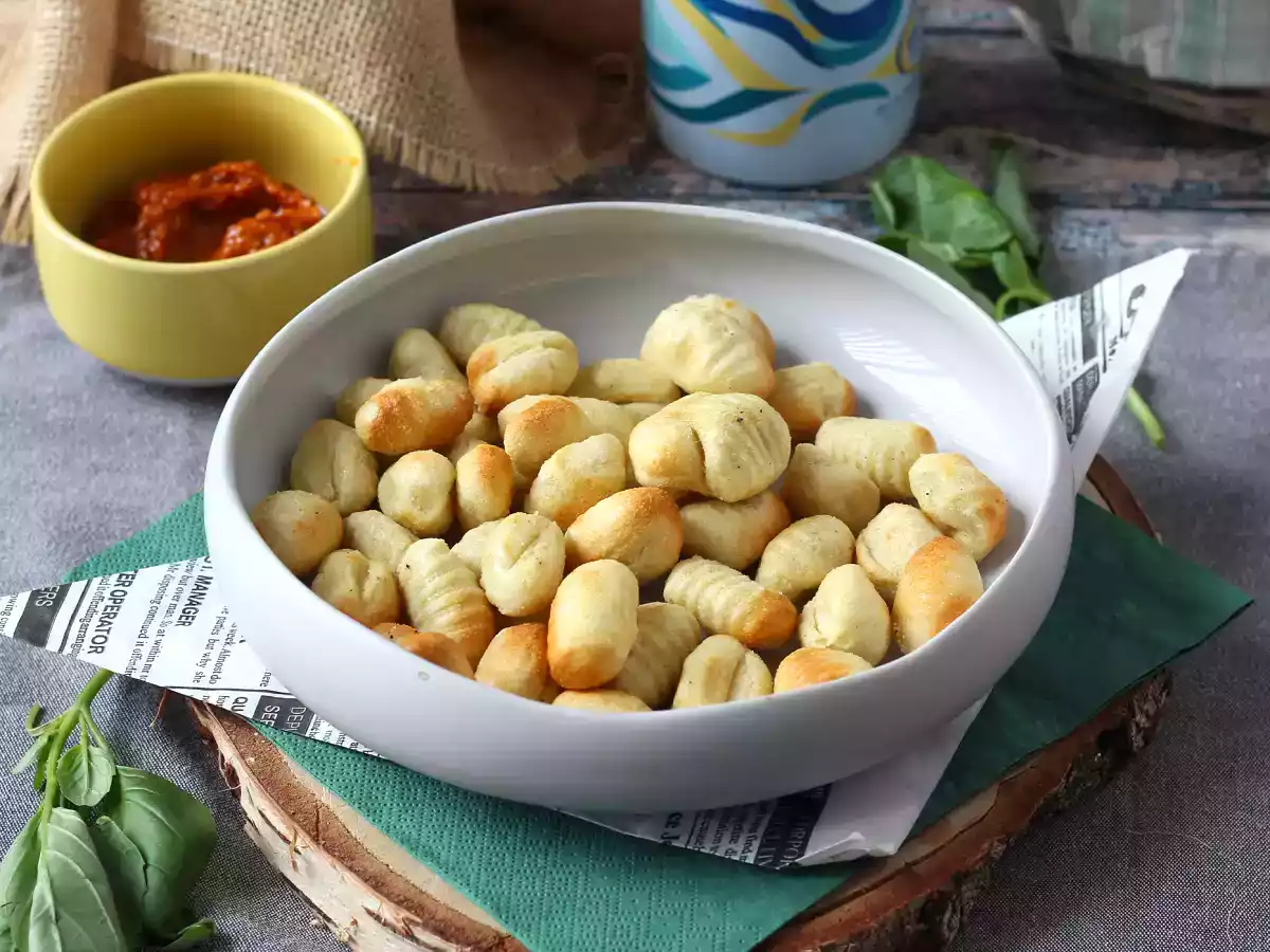 Crunchy and soft airfryer gnocchi ready in just 10 minutes!