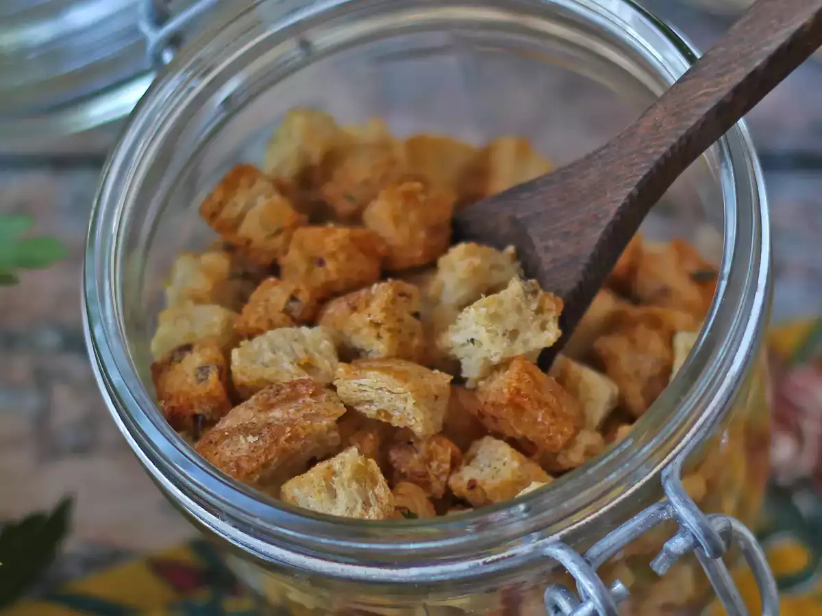 Crunchy herb croutons in the Air Fryer (quick and easy) - photo 2