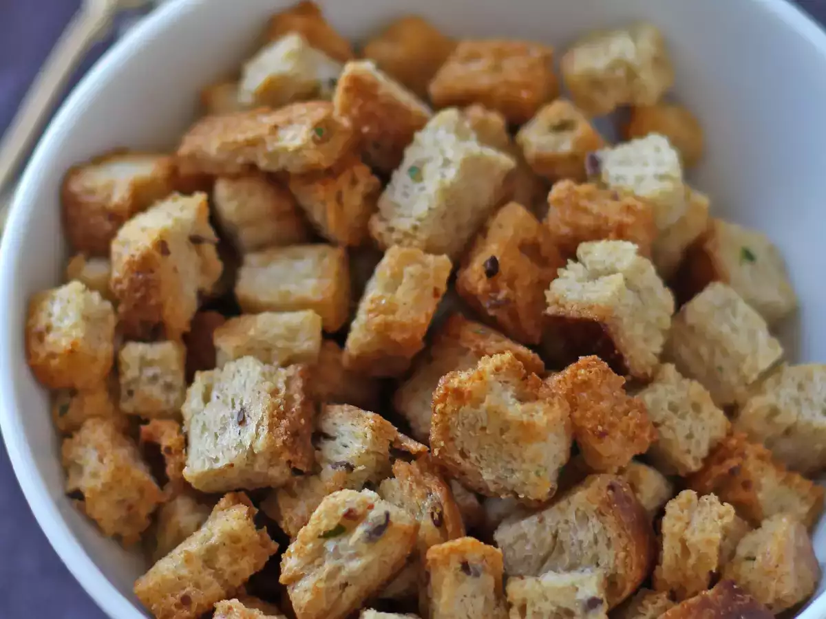 Crunchy herb croutons in the Air Fryer (quick and easy) - photo 4