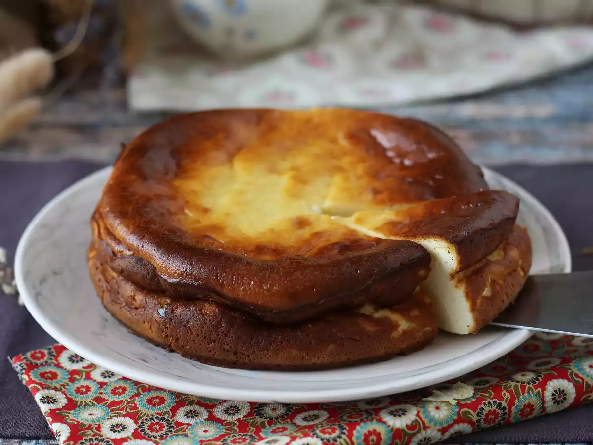 Crustless cheesecake delicious and super easy to make!