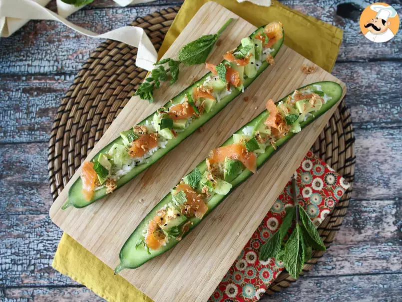 Cucumber boats with salmon, avocado and rice, photo 1