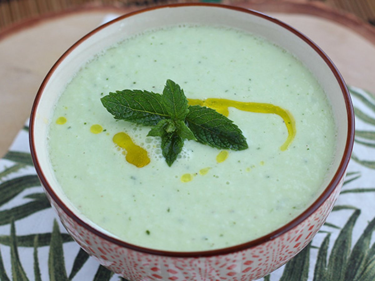 Cucumber fresh soup with mint - photo 4