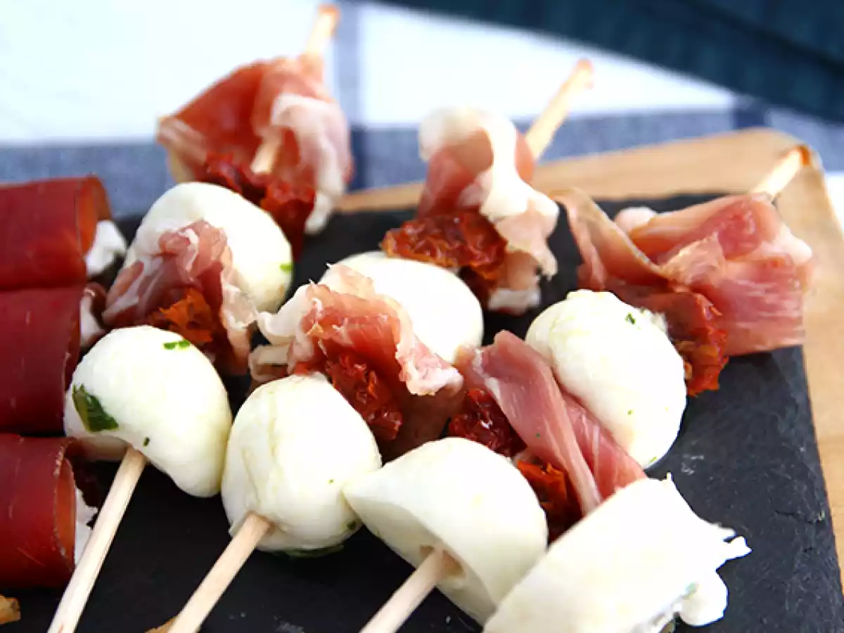 Cured meat appetizers quartet - photo 6