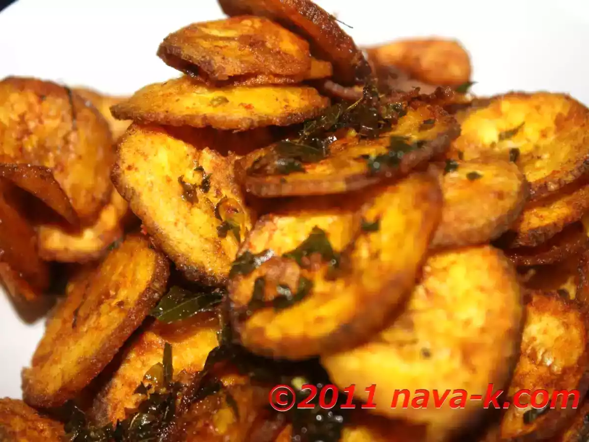 Curry Leaves Valakkai Poriyal (Plantain Chips)