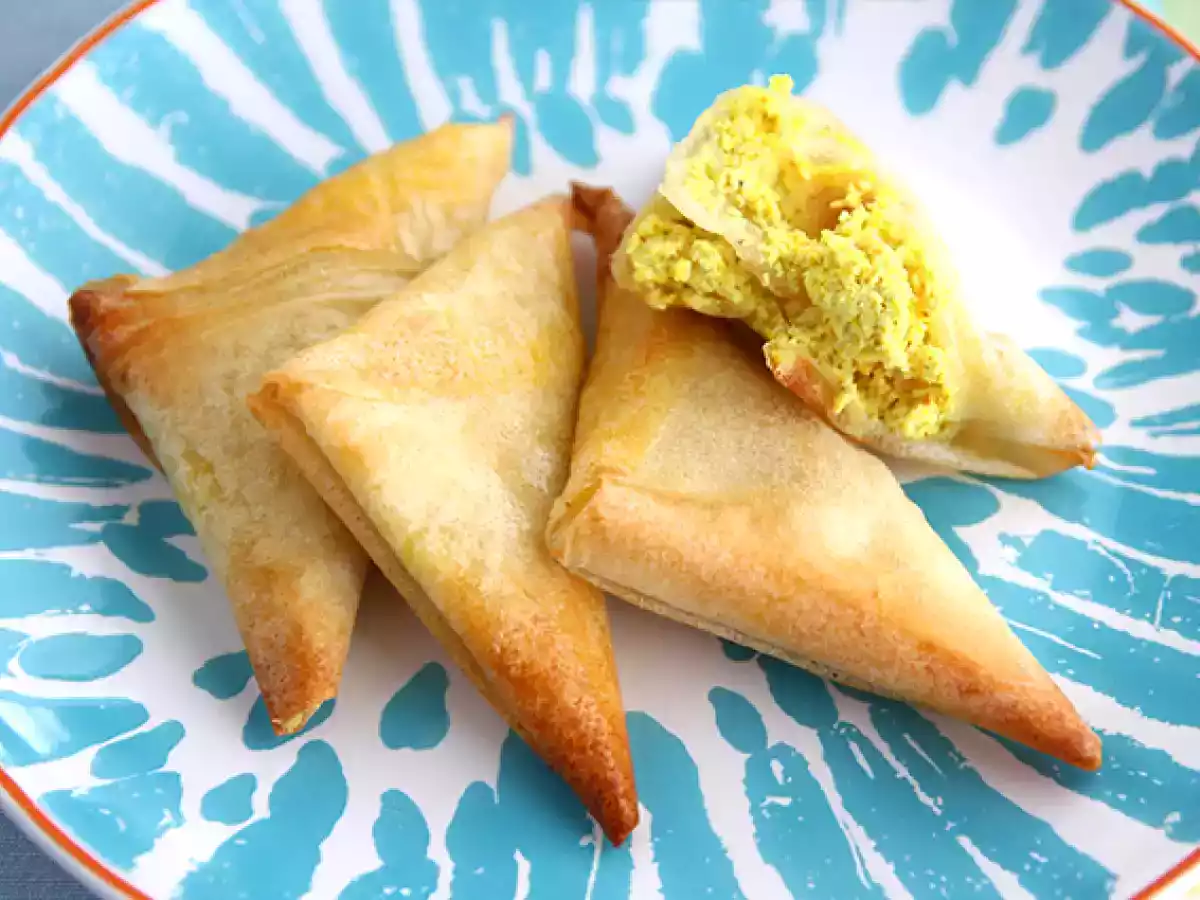 Curry samosas