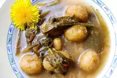 Dandelion soup recipe - voikukkakeitto
