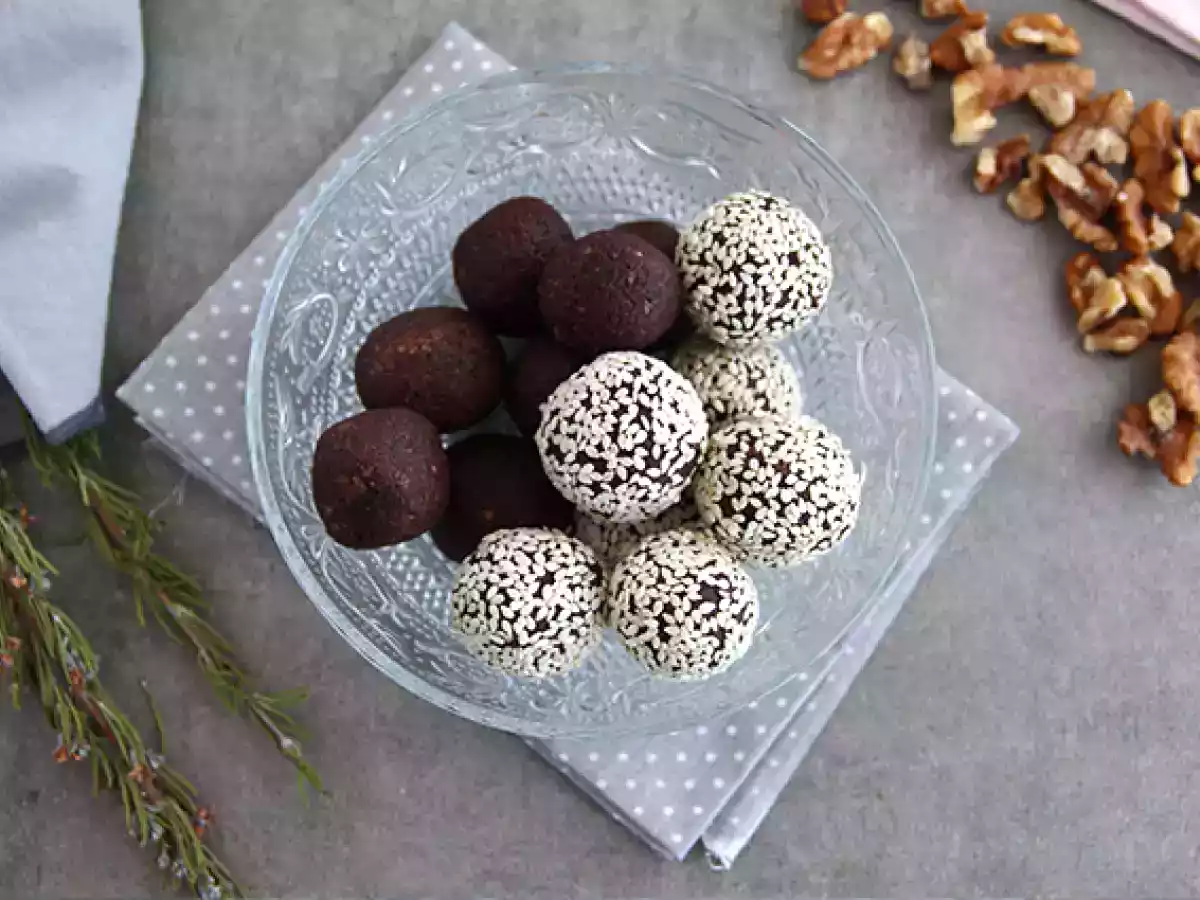 Date and cocoa energy balls - photo 2