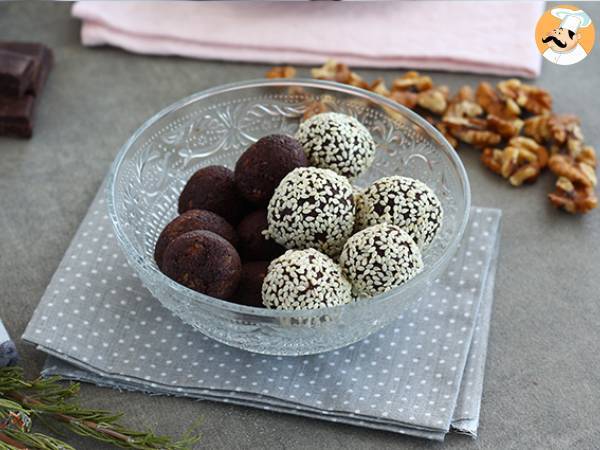 Date and cocoa energy balls - photo 4